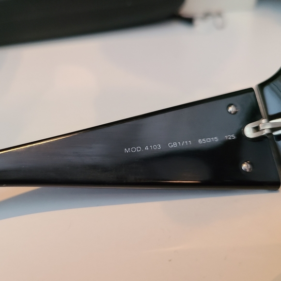 Versace Sunglasses - Picture 5 of 5